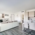 Silvia House - The House Of Travelers Apartment