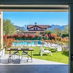 Silvia House - The House Of Travelers Lenno
