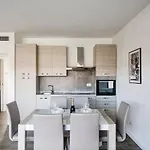 Silvia House - The House Of Travelers *