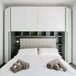 Silvia House - The House Of Travelers *