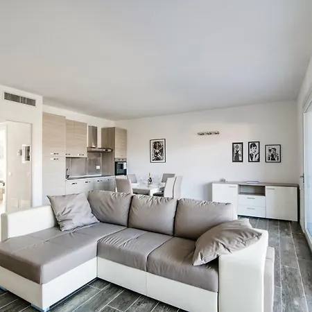 Appartement Silvia House - The House Of Travelers