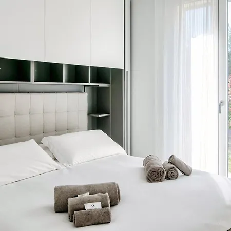 Silvia House - The House Of Travelers Lenno