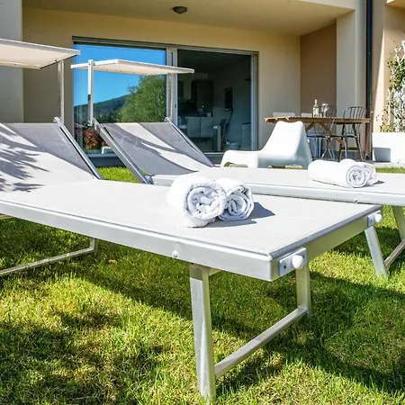 Silvia House - The House Of Travelers Apartament *