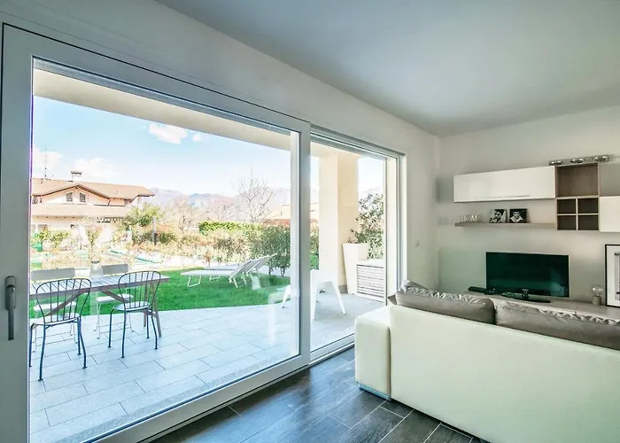 Silvia House - The House Of Travelers * Lenno