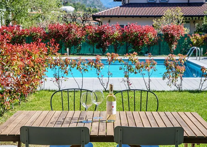 Silvia House - The House Of Travelers Lenno