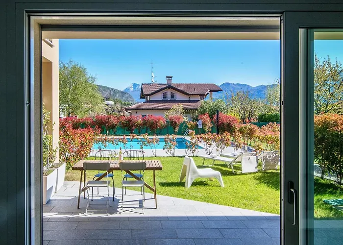 Silvia House - The House Of Travelers Lenno