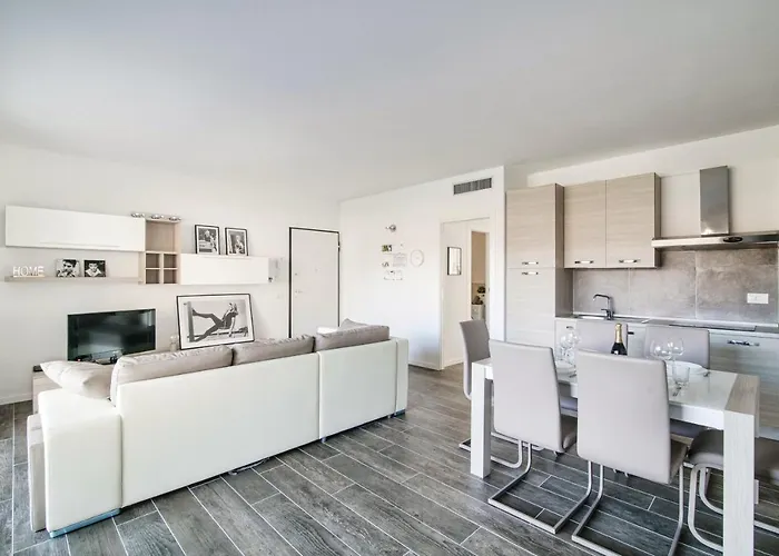 Silvia House - The House Of Travelers Appartement