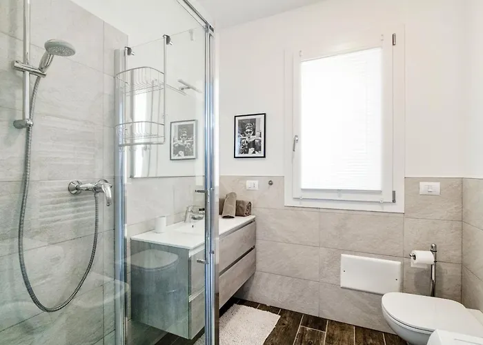 Silvia House - The House Of Travelers Appartement *