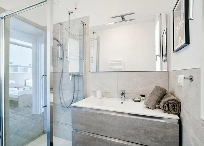Silvia House - The House Of Travelers Appartement *